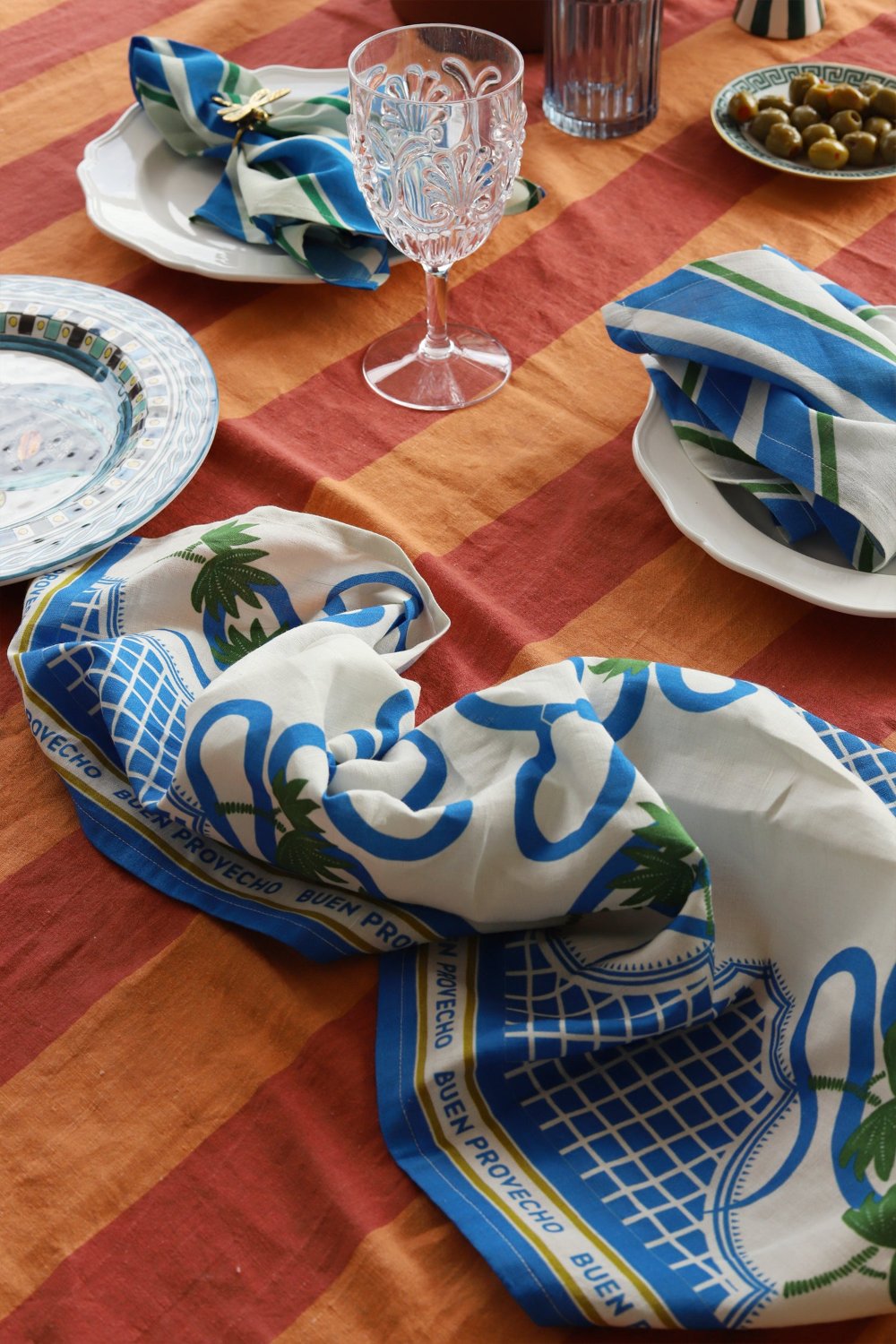 Loco Living Dusk Tablecloth
