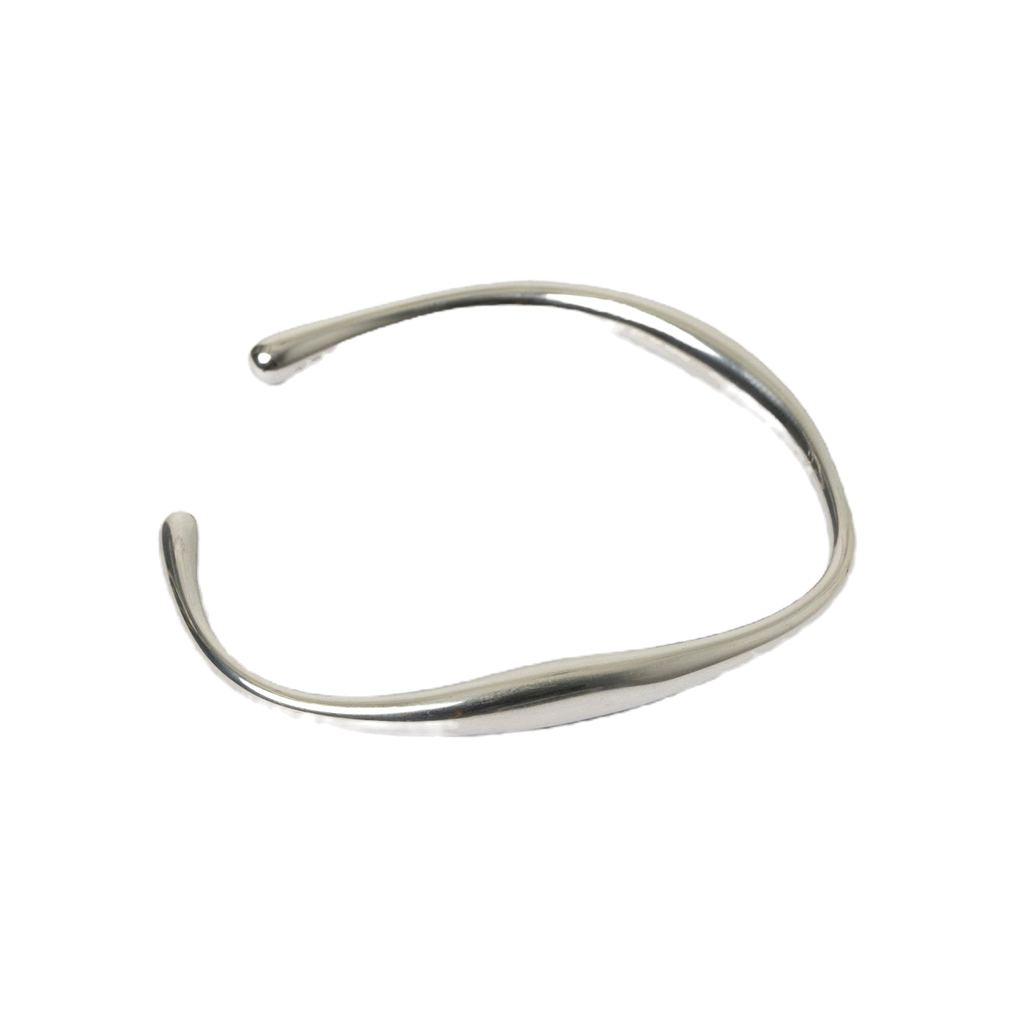 MADISON_CUFF_SILVER1_5000x_1eb02068-4d06-421f-b5f2-8f0a5560ba6a_5000x_edited.png
