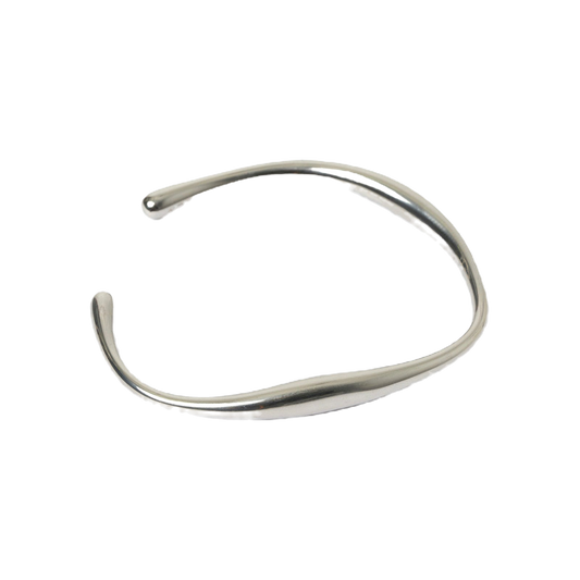 MADISON_CUFF_SILVER1_5000x_1eb02068-4d06-421f-b5f2-8f0a5560ba6a_5000x_edited.png